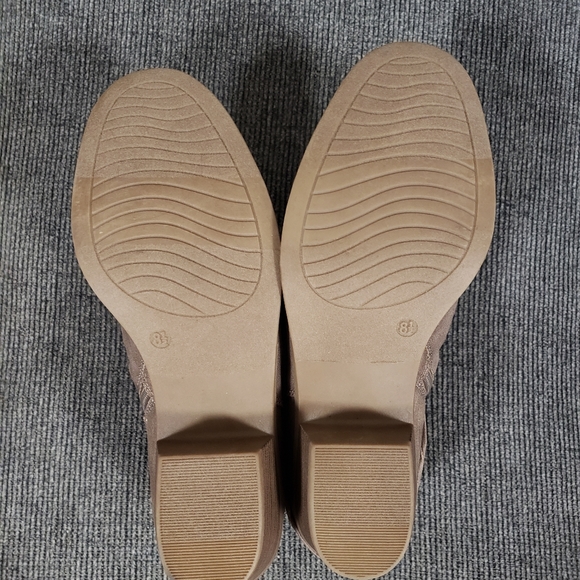 hoka one trail running